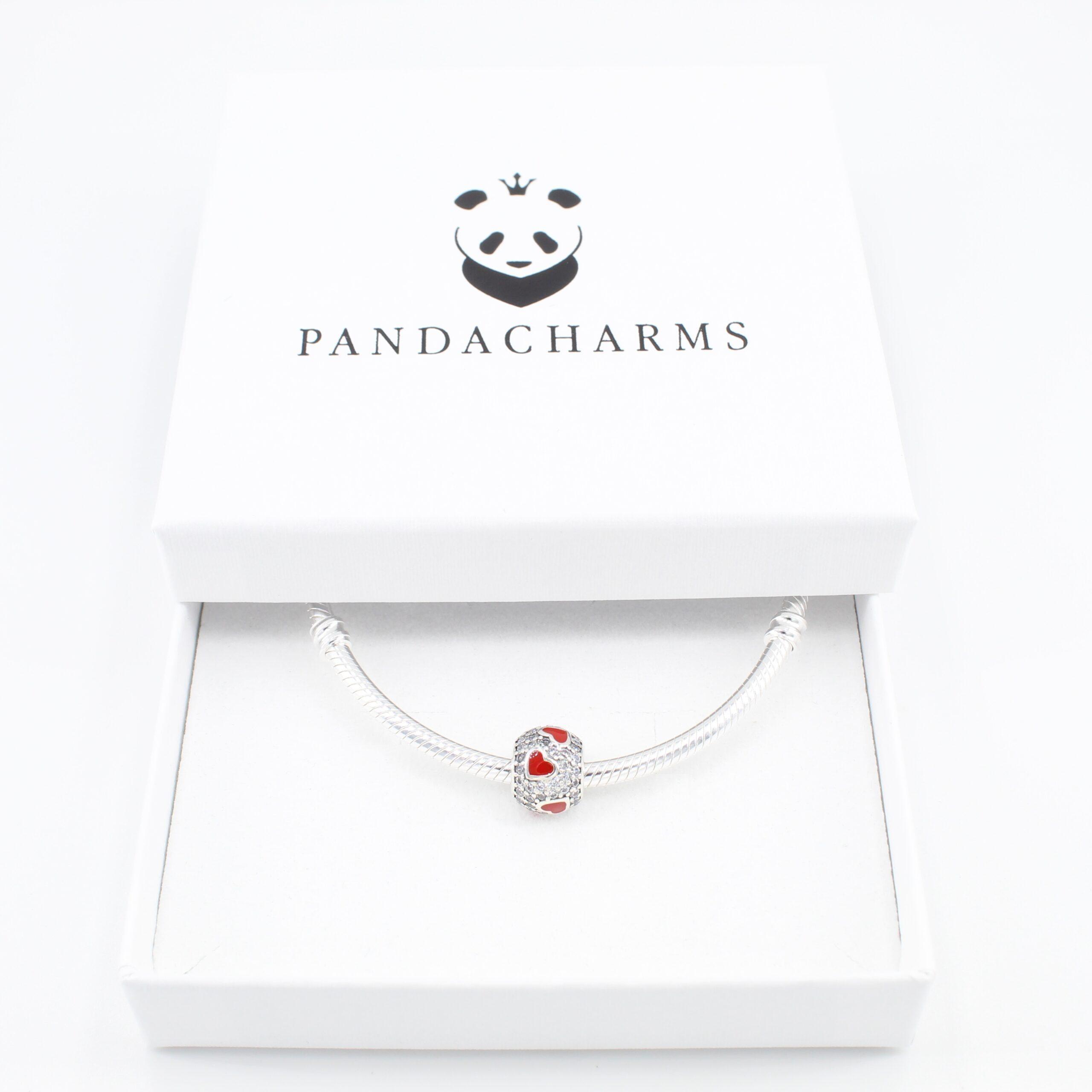 Rote Herzen auf Silber Pavé Charm 3 Rote Herzen auf Silber Pavé Charm