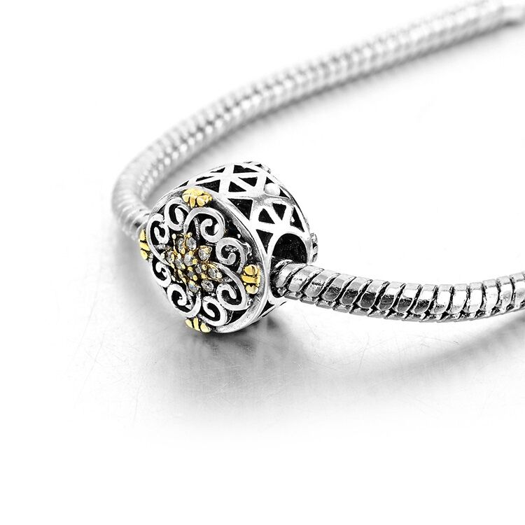 Goldener Blütenwirbel Charm 3 Goldener Blütenwirbel Charm