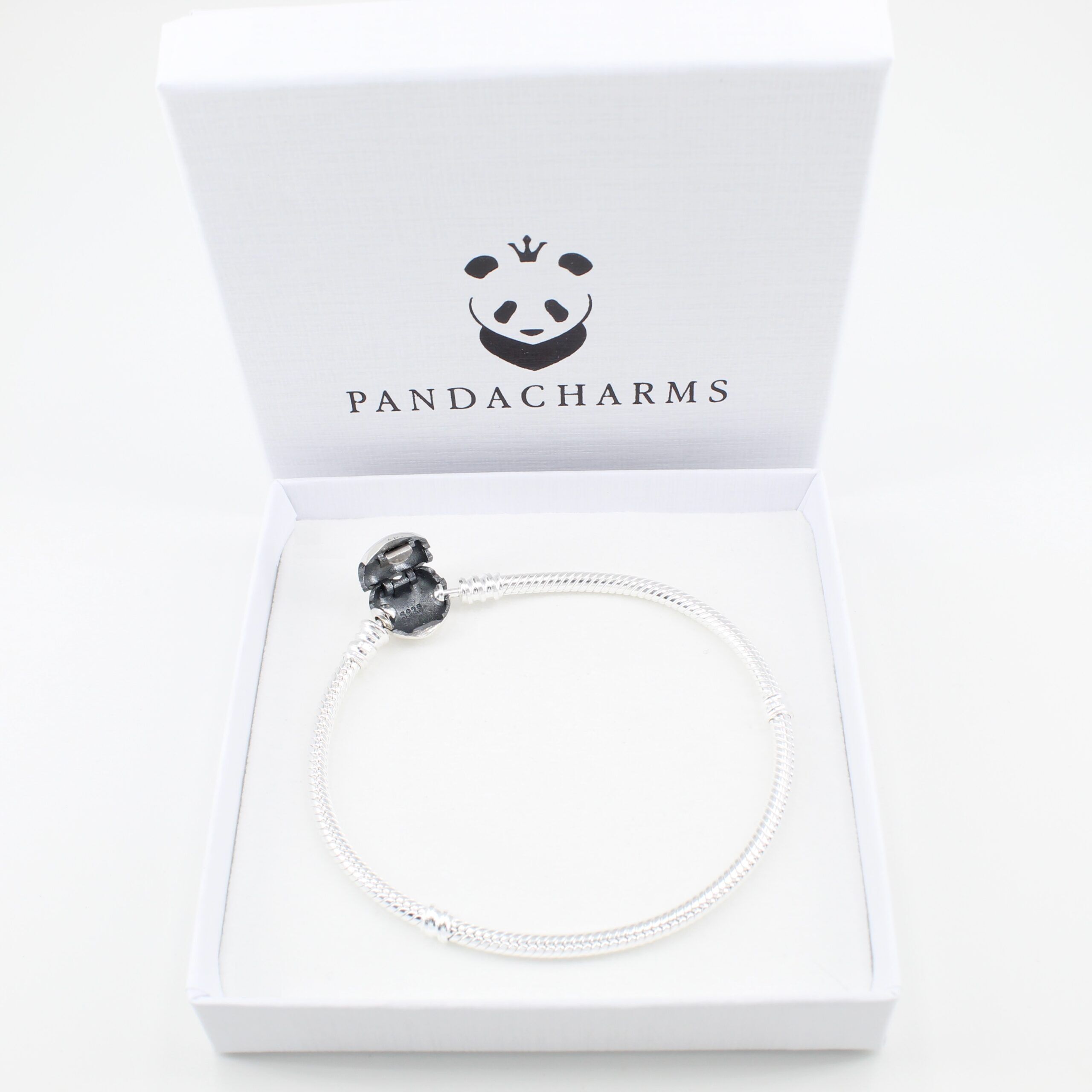 Charm Armband mit Herzverschluss 3 Charm Armband mit Herzverschluss