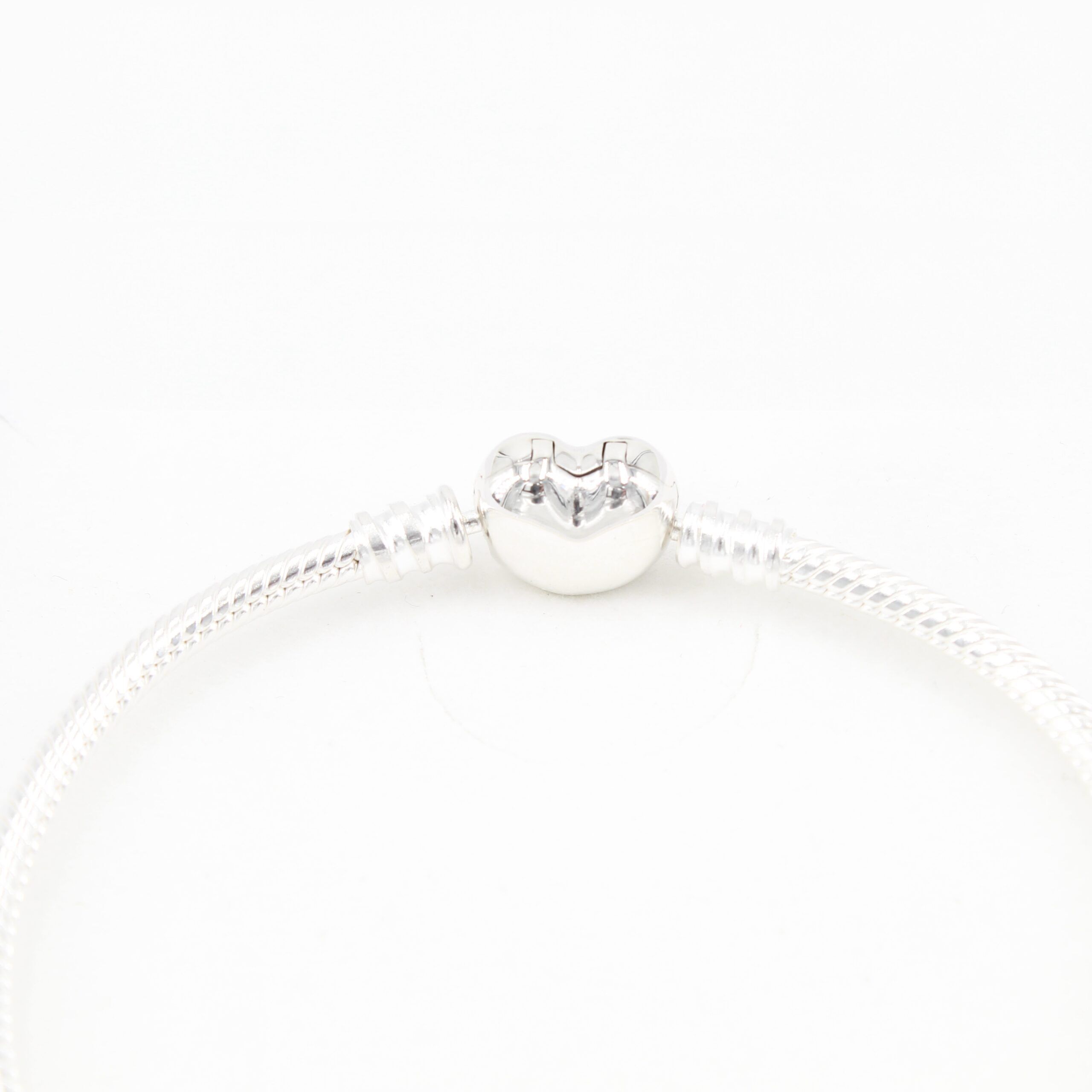 Charm Armband mit Herzverschluss 5 Charm Armband mit Herzverschluss