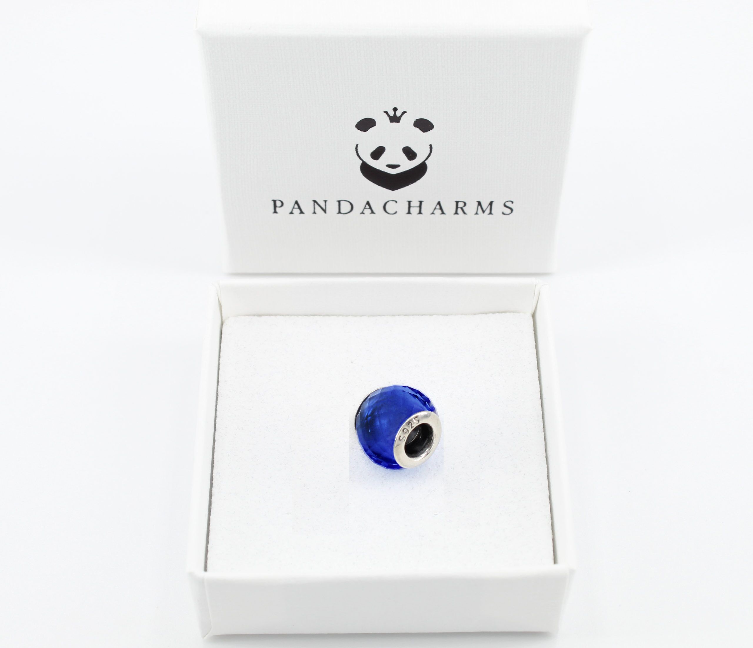 Kleiner Dunkelblauer Facettenglas Charm 2 Kleiner Dunkelblauer Facettenglas Charm